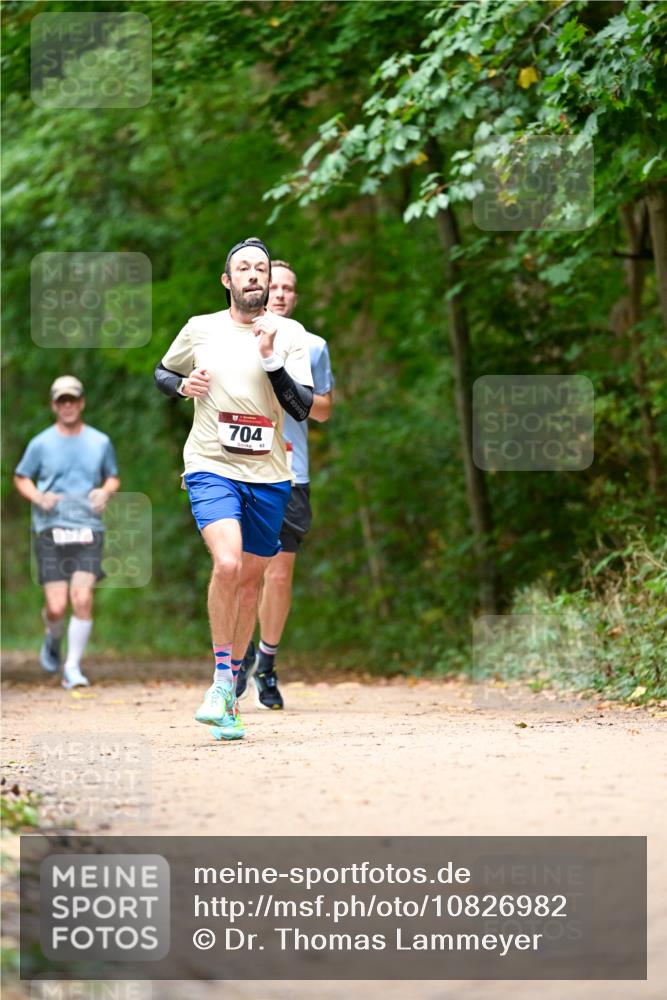 11.10.2026 - Bramfelder Halbmarathon 2026 Dr. Thomas Lammeyer http://msf.ph/oto/10826982 11.10.2026 10:59:53 Laufen 704, 63 meine-sportfotos.de