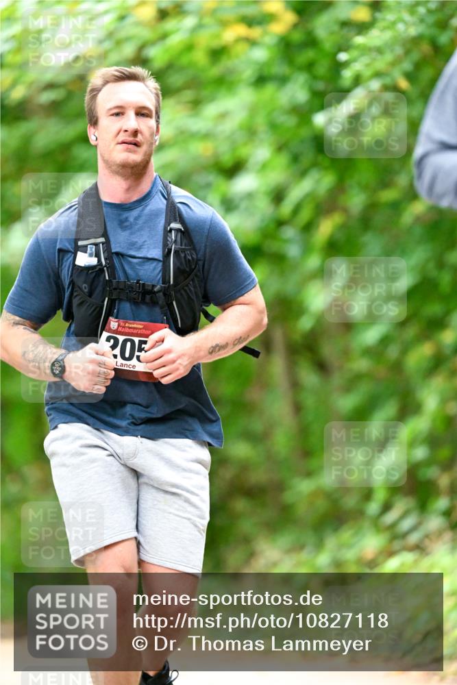 11.10.2026 - Bramfelder Halbmarathon 2026 Dr. Thomas Lammeyer http://msf.ph/oto/10827118 11.10.2026 11:00:47 Laufen 35, 205 meine-sportfotos.de