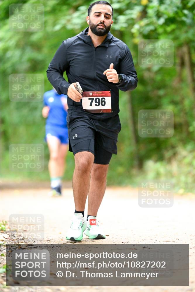 11.10.2026 - Bramfelder Halbmarathon 2026 Dr. Thomas Lammeyer http://msf.ph/oto/10827202 11.10.2026 11:01:13 Laufen 35, 796 meine-sportfotos.de
