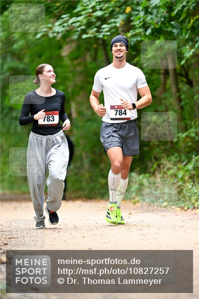 11.10.2026 - Bramfelder Halbmarathon 2026 Dr. Thomas Lammeyer http://msf.ph/oto/10827257 11.10.2026 11:01:26 Laufen 784, 783 meine-sportfotos.de