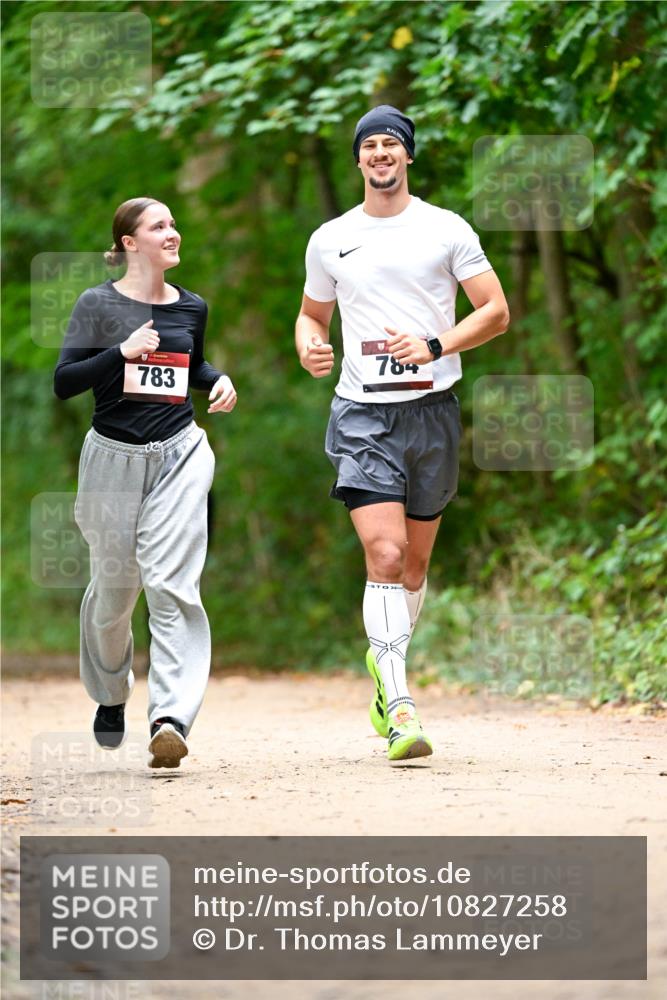 11.10.2026 - Bramfelder Halbmarathon 2026 Dr. Thomas Lammeyer http://msf.ph/oto/10827258 11.10.2026 11:01:26 Laufen 783, 784 meine-sportfotos.de