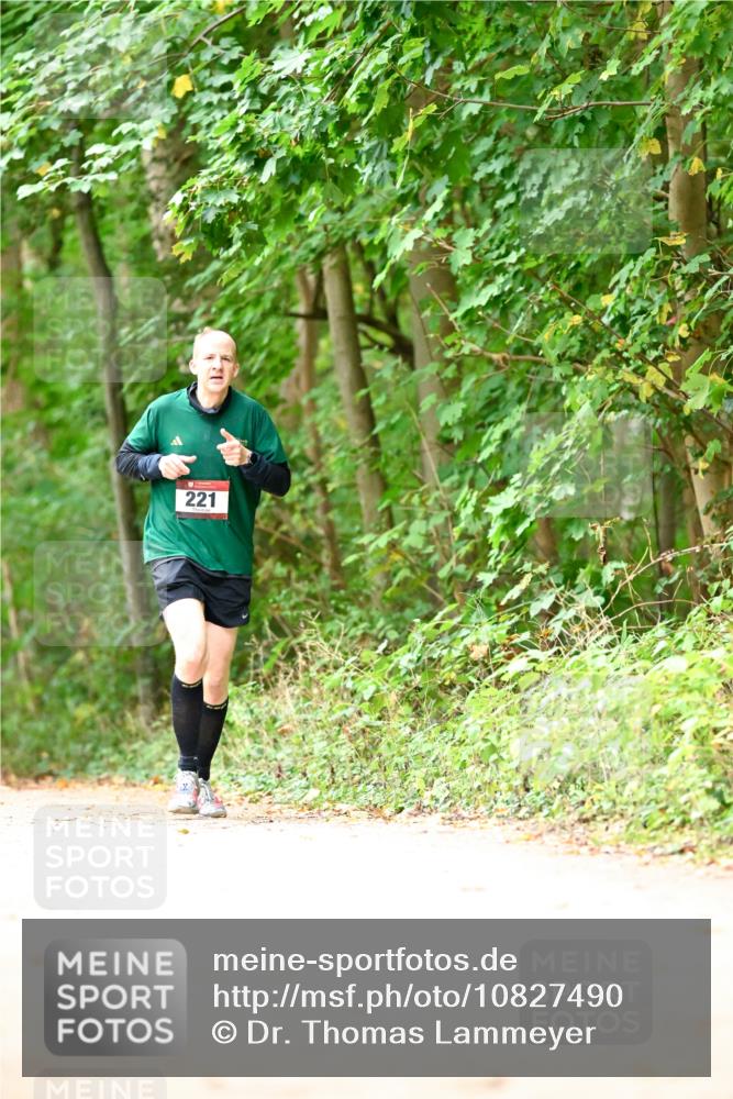 11.10.2026 - Bramfelder Halbmarathon 2026 Dr. Thomas Lammeyer http://msf.ph/oto/10827490 11.10.2026 11:03:01 Laufen 221 meine-sportfotos.de