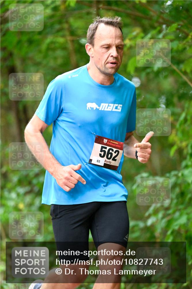 11.10.2026 - Bramfelder Halbmarathon 2026 Dr. Thomas Lammeyer http://msf.ph/oto/10827743 11.10.2026 11:03:56 Laufen 35, 562, 65 meine-sportfotos.de