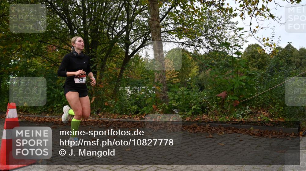 11.10.2026 - Bramfelder Halbmarathon 2026 J. Mangold http://msf.ph/oto/10827778 11.10.2026 10:44:03 Laufen 33, 768, 812 meine-sportfotos.de