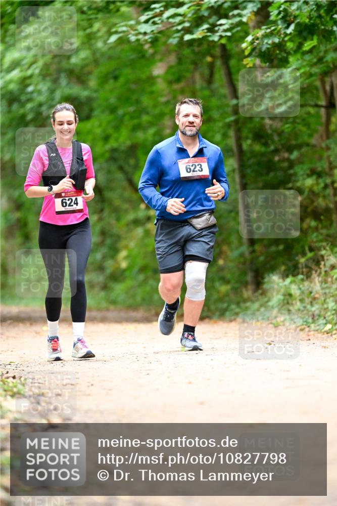 11.10.2026 - Bramfelder Halbmarathon 2026 Dr. Thomas Lammeyer http://msf.ph/oto/10827798 11.10.2026 11:04:16 Laufen 624, 623 meine-sportfotos.de