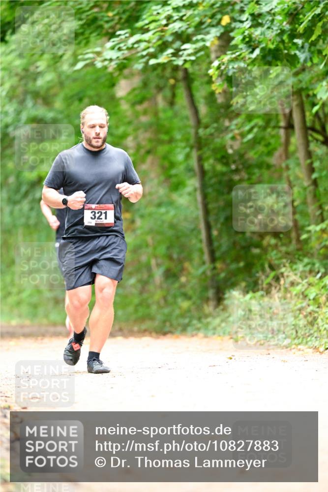 11.10.2026 - Bramfelder Halbmarathon 2026 Dr. Thomas Lammeyer http://msf.ph/oto/10827883 11.10.2026 11:04:35 Laufen 286, 321 meine-sportfotos.de