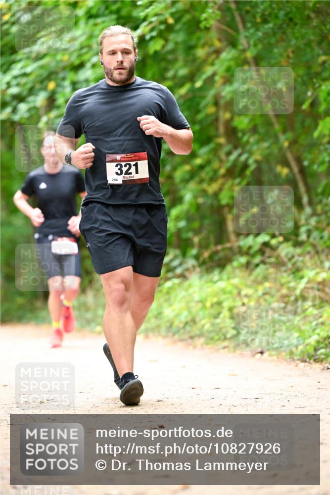 11.10.2026 - Bramfelder Halbmarathon 2026 Dr. Thomas Lammeyer http://msf.ph/oto/10827926 11.10.2026 11:04:38 Laufen 286, 321 meine-sportfotos.de