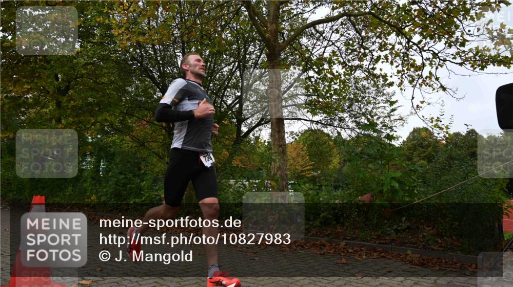 11.10.2026 - Bramfelder Halbmarathon 2026 J. Mangold http://msf.ph/oto/10827983 11.10.2026 10:45:52 Laufen 88, 730 meine-sportfotos.de