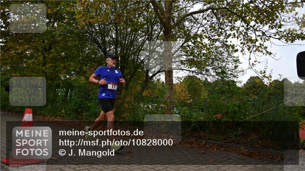 11.10.2026 - Bramfelder Halbmarathon 2026 J. Mangold http://msf.ph/oto/10828000 11.10.2026 10:46:06 Laufen 17 meine-sportfotos.de