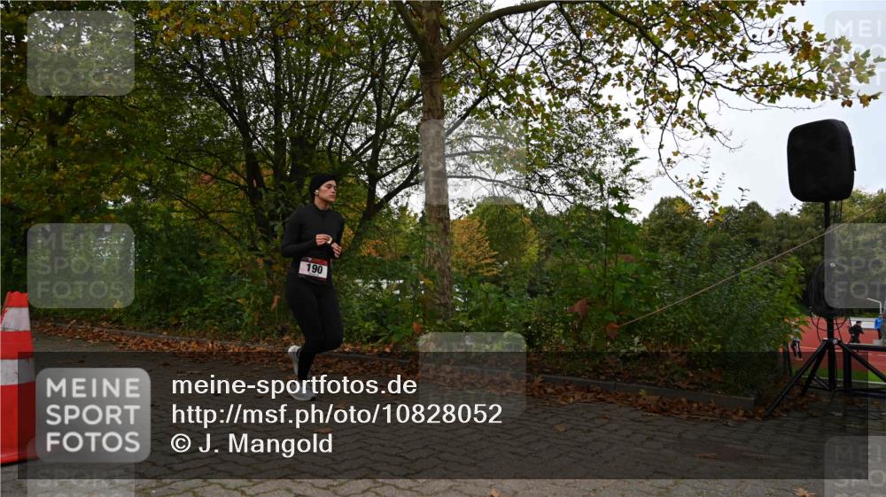 11.10.2026 - Bramfelder Halbmarathon 2026 J. Mangold http://msf.ph/oto/10828052 11.10.2026 10:46:50 Laufen 29, 190, 543, 619 meine-sportfotos.de