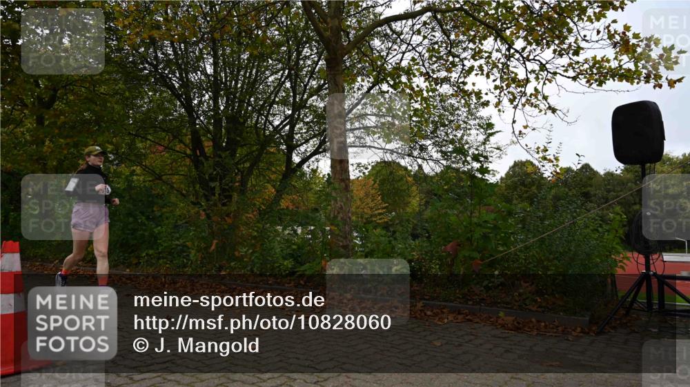 11.10.2026 - Bramfelder Halbmarathon 2026 J. Mangold http://msf.ph/oto/10828060 11.10.2026 10:47:06 Laufen 515 meine-sportfotos.de