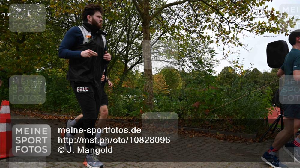 11.10.2026 - Bramfelder Halbmarathon 2026 J. Mangold http://msf.ph/oto/10828096 11.10.2026 10:47:25 Laufen 9, 143, 292, 328, 373, 633 meine-sportfotos.de