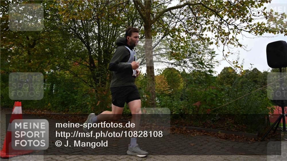11.10.2026 - Bramfelder Halbmarathon 2026 J. Mangold http://msf.ph/oto/10828108 11.10.2026 10:47:30 Laufen 143, 328, 373, 633 meine-sportfotos.de