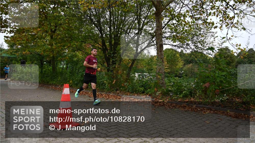 11.10.2026 - Bramfelder Halbmarathon 2026 J. Mangold http://msf.ph/oto/10828170 11.10.2026 10:48:32 Laufen 43, 101, 422, 503, 547, 734 meine-sportfotos.de