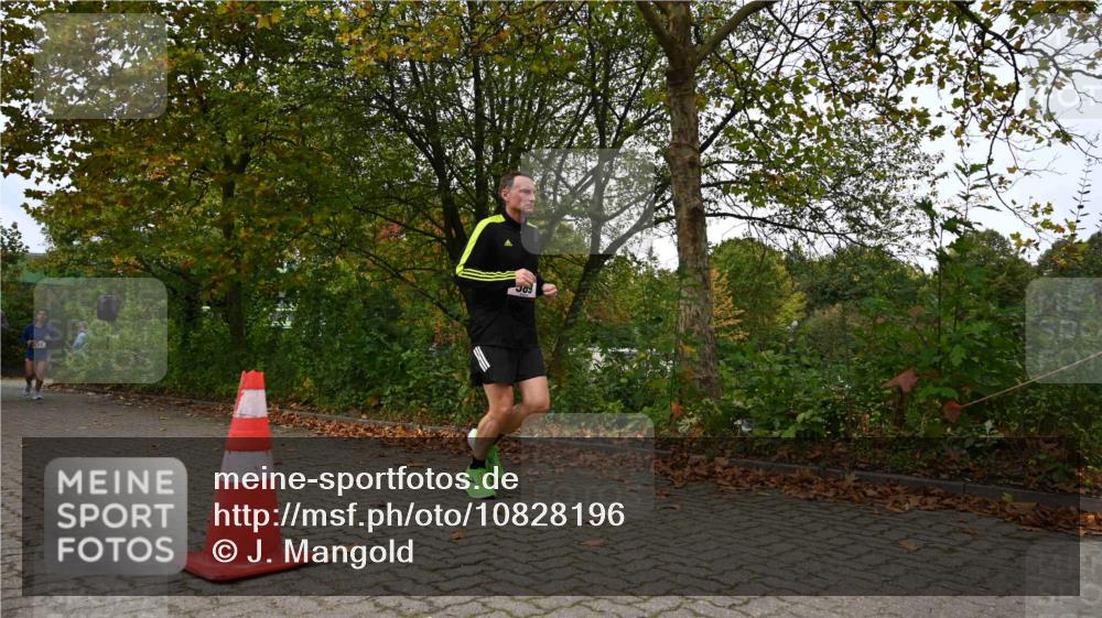 11.10.2026 - Bramfelder Halbmarathon 2026 J. Mangold http://msf.ph/oto/10828196 11.10.2026 10:49:31 Laufen 589 meine-sportfotos.de
