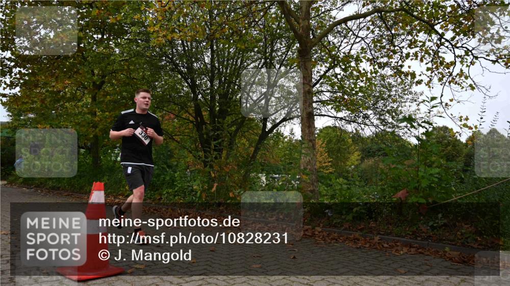 11.10.2026 - Bramfelder Halbmarathon 2026 J. Mangold http://msf.ph/oto/10828231 11.10.2026 10:49:46 Laufen 330 meine-sportfotos.de