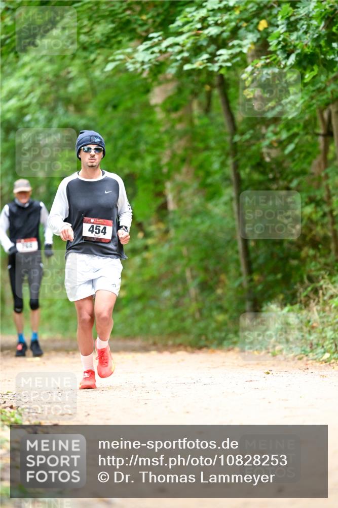 11.10.2026 - Bramfelder Halbmarathon 2026 Dr. Thomas Lammeyer http://msf.ph/oto/10828253 11.10.2026 11:06:14 Laufen 454 meine-sportfotos.de