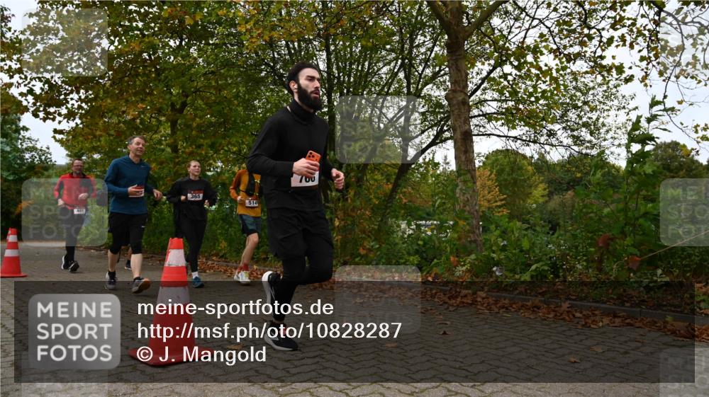 11.10.2026 - Bramfelder Halbmarathon 2026 J. Mangold http://msf.ph/oto/10828287 11.10.2026 10:50:55 Laufen 132, 288, 365, 401, 435, 514, 766 meine-sportfotos.de