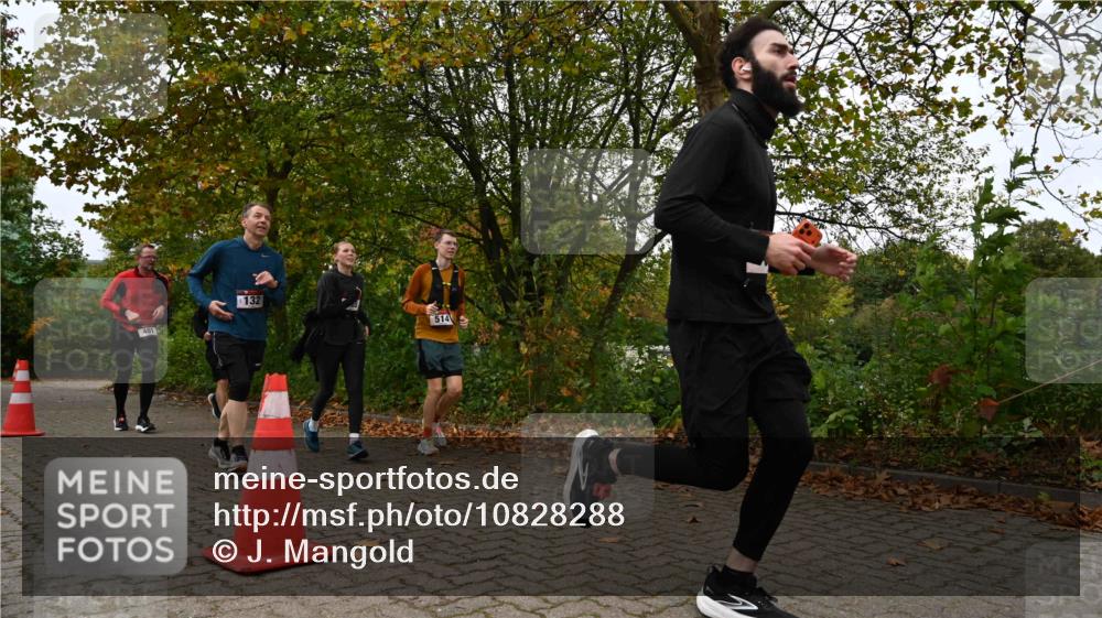11.10.2026 - Bramfelder Halbmarathon 2026 J. Mangold http://msf.ph/oto/10828288 11.10.2026 10:50:55 Laufen 132, 288, 365, 401, 435, 514, 766 meine-sportfotos.de