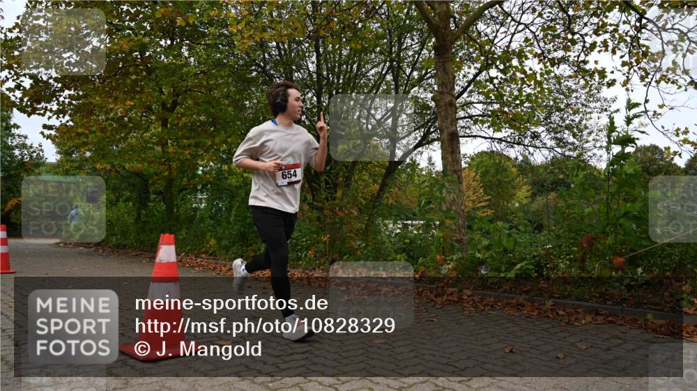 11.10.2026 - Bramfelder Halbmarathon 2026 J. Mangold http://msf.ph/oto/10828329 11.10.2026 10:51:35 Laufen 654 meine-sportfotos.de