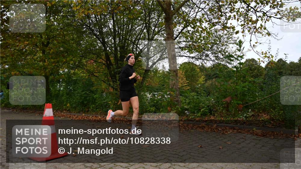 11.10.2026 - Bramfelder Halbmarathon 2026 J. Mangold http://msf.ph/oto/10828338 11.10.2026 10:52:20 Laufen 372, 460, 641 meine-sportfotos.de