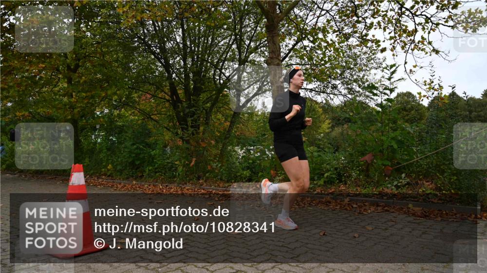 11.10.2026 - Bramfelder Halbmarathon 2026 J. Mangold http://msf.ph/oto/10828341 11.10.2026 10:52:21 Laufen 372, 460, 641 meine-sportfotos.de