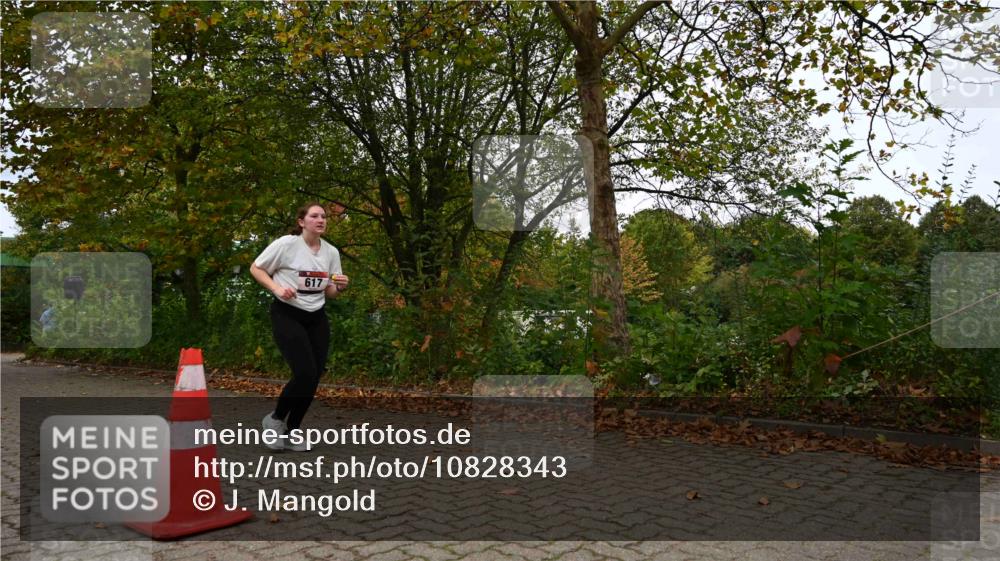 11.10.2026 - Bramfelder Halbmarathon 2026 J. Mangold http://msf.ph/oto/10828343 11.10.2026 10:52:24 Laufen 372, 460, 617 meine-sportfotos.de
