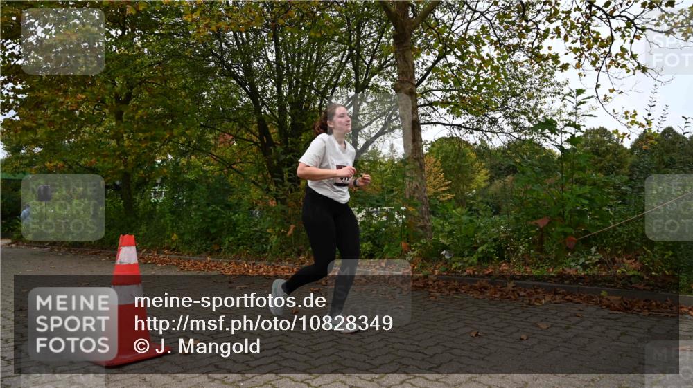 11.10.2026 - Bramfelder Halbmarathon 2026 J. Mangold http://msf.ph/oto/10828349 11.10.2026 10:52:25 Laufen 372, 617 meine-sportfotos.de