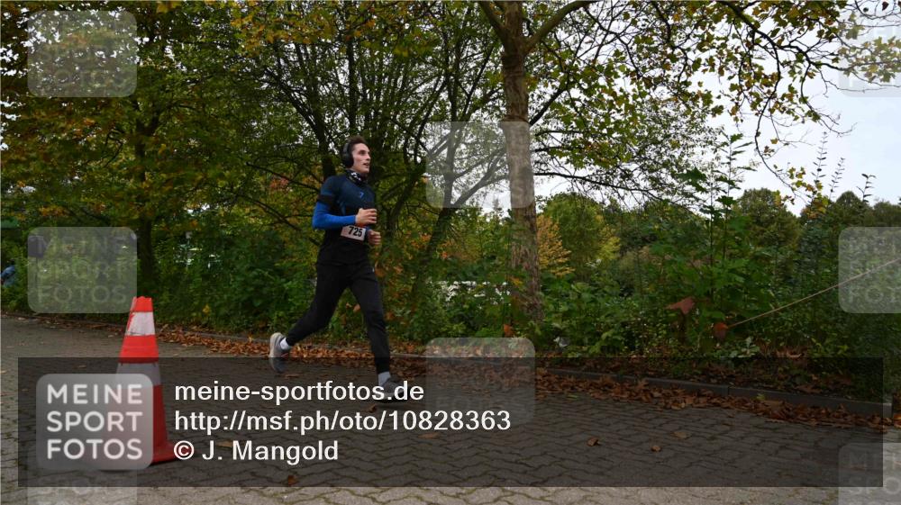 11.10.2026 - Bramfelder Halbmarathon 2026 J. Mangold http://msf.ph/oto/10828363 11.10.2026 10:52:45 Laufen 530, 725 meine-sportfotos.de