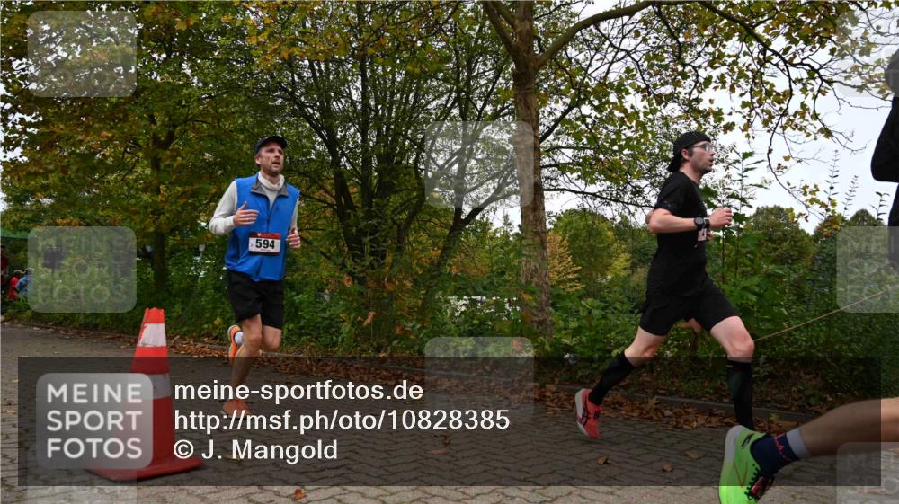 11.10.2026 - Bramfelder Halbmarathon 2026 J. Mangold http://msf.ph/oto/10828385 11.10.2026 10:52:58 Laufen 214, 263, 348, 551, 594, 702 meine-sportfotos.de