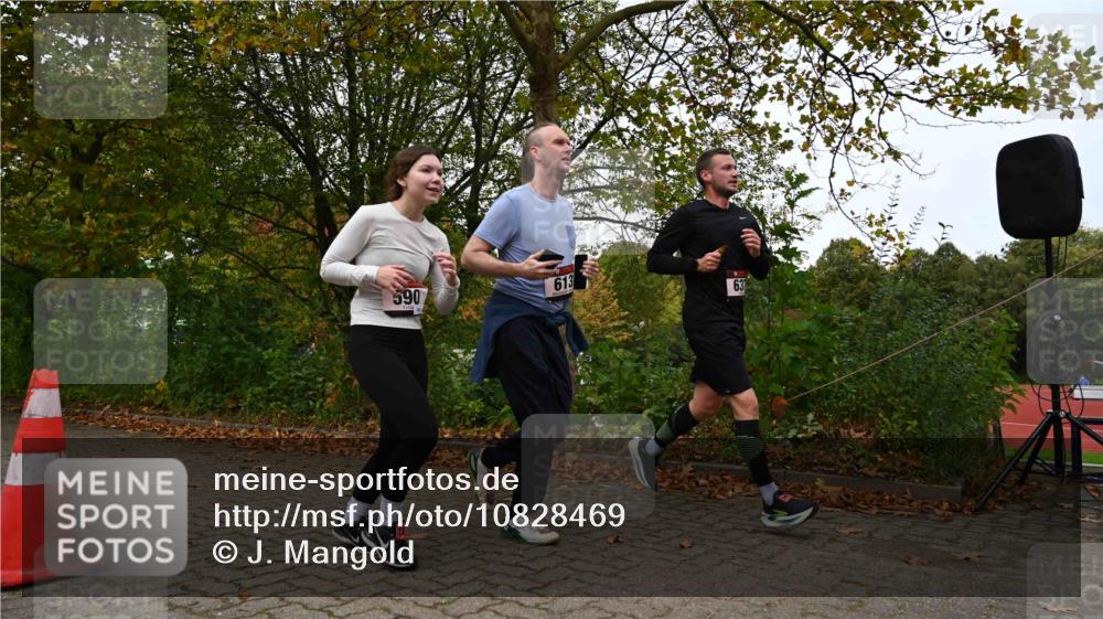 11.10.2026 - Bramfelder Halbmarathon 2026 J. Mangold http://msf.ph/oto/10828469 11.10.2026 10:54:21 Laufen 53, 66, 354, 368, 439, 521, 590, 613, 637, 735 meine-sportfotos.de