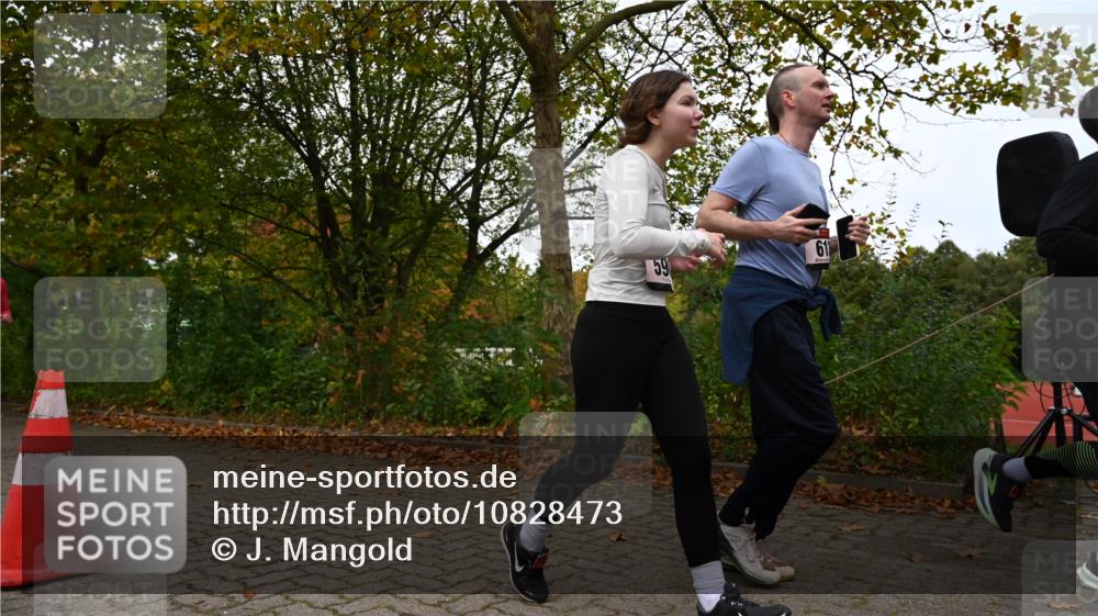 11.10.2026 - Bramfelder Halbmarathon 2026 J. Mangold http://msf.ph/oto/10828473 11.10.2026 10:54:21 Laufen 53, 66, 354, 368, 439, 521, 590, 613, 637, 735 meine-sportfotos.de