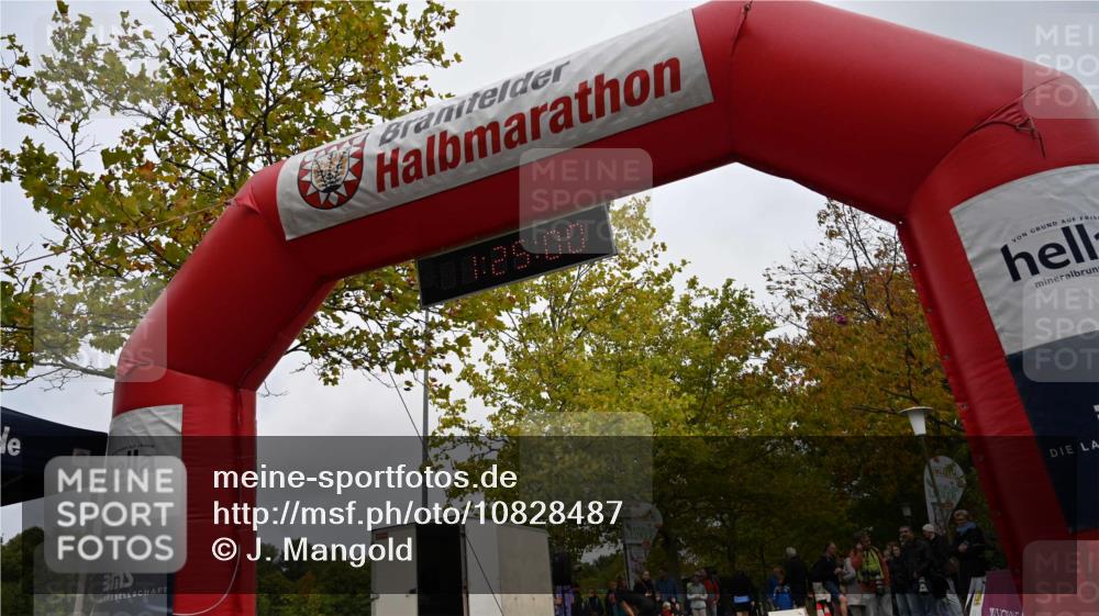 11.10.2026 - Bramfelder Halbmarathon 2026 J. Mangold http://msf.ph/oto/10828487 11.10.2026 10:54:59 Laufen 434, 526 meine-sportfotos.de