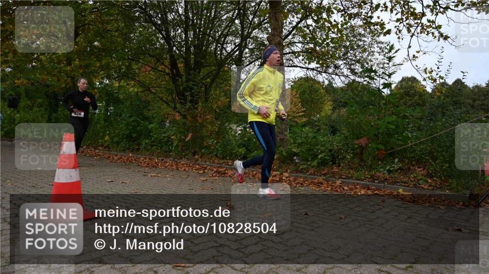11.10.2026 - Bramfelder Halbmarathon 2026 J. Mangold http://msf.ph/oto/10828504 11.10.2026 10:55:01 Laufen 434, 526 meine-sportfotos.de