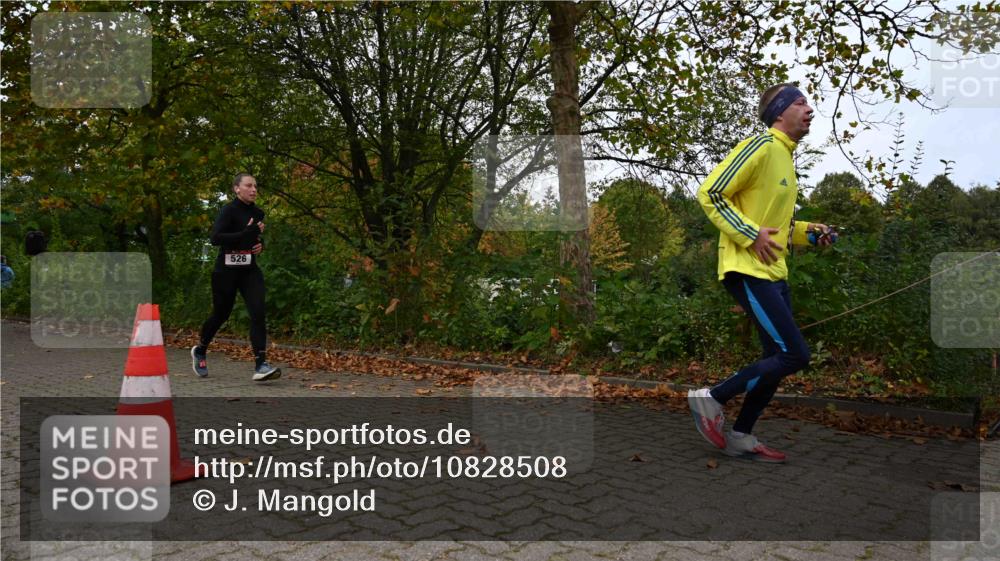 11.10.2026 - Bramfelder Halbmarathon 2026 J. Mangold http://msf.ph/oto/10828508 11.10.2026 10:55:02 Laufen 434, 526 meine-sportfotos.de
