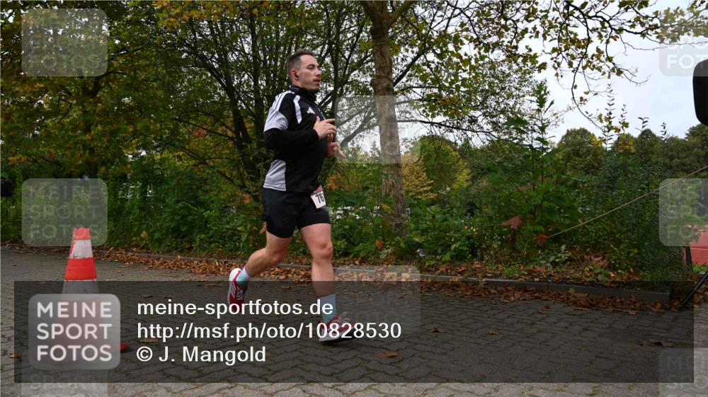 11.10.2026 - Bramfelder Halbmarathon 2026 J. Mangold http://msf.ph/oto/10828530 11.10.2026 10:55:09 Laufen 173, 526, 761 meine-sportfotos.de