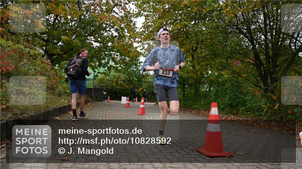11.10.2026 - Bramfelder Halbmarathon 2026 J. Mangold http://msf.ph/oto/10828592 11.10.2026 10:56:06 Laufen 232, 478 meine-sportfotos.de