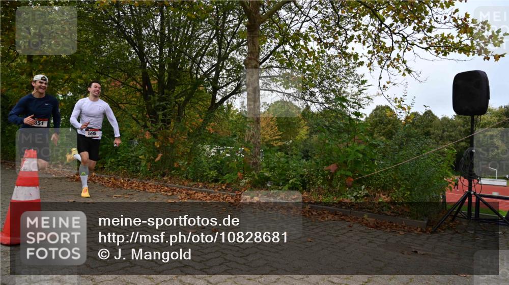 11.10.2026 - Bramfelder Halbmarathon 2026 J. Mangold http://msf.ph/oto/10828681 11.10.2026 10:57:27 Laufen 351, 595 meine-sportfotos.de