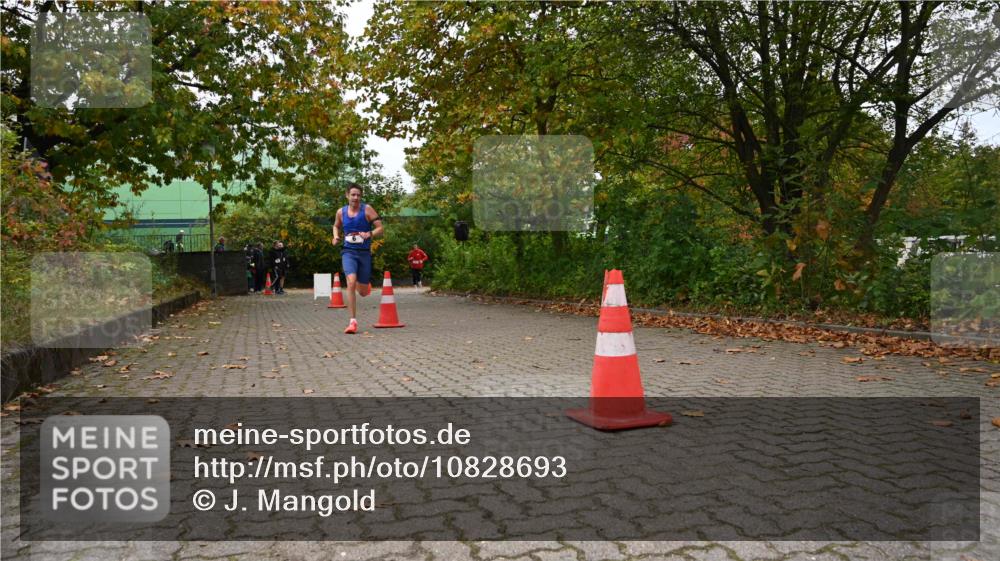 11.10.2026 - Bramfelder Halbmarathon 2026 J. Mangold http://msf.ph/oto/10828693 11.10.2026 10:57:36 Laufen 6, 363 meine-sportfotos.de
