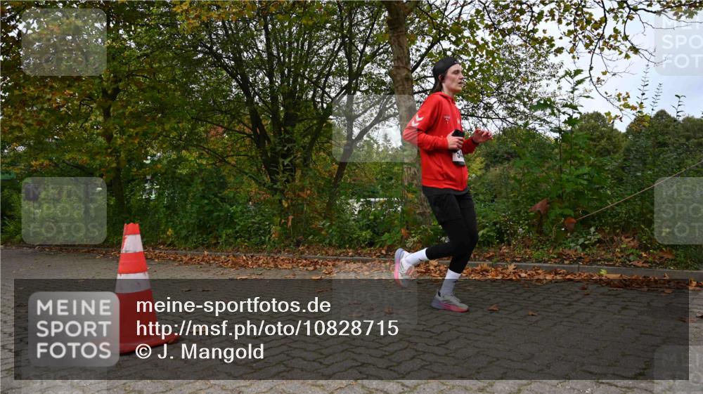 11.10.2026 - Bramfelder Halbmarathon 2026 J. Mangold http://msf.ph/oto/10828715 11.10.2026 10:57:43 Laufen 6 meine-sportfotos.de