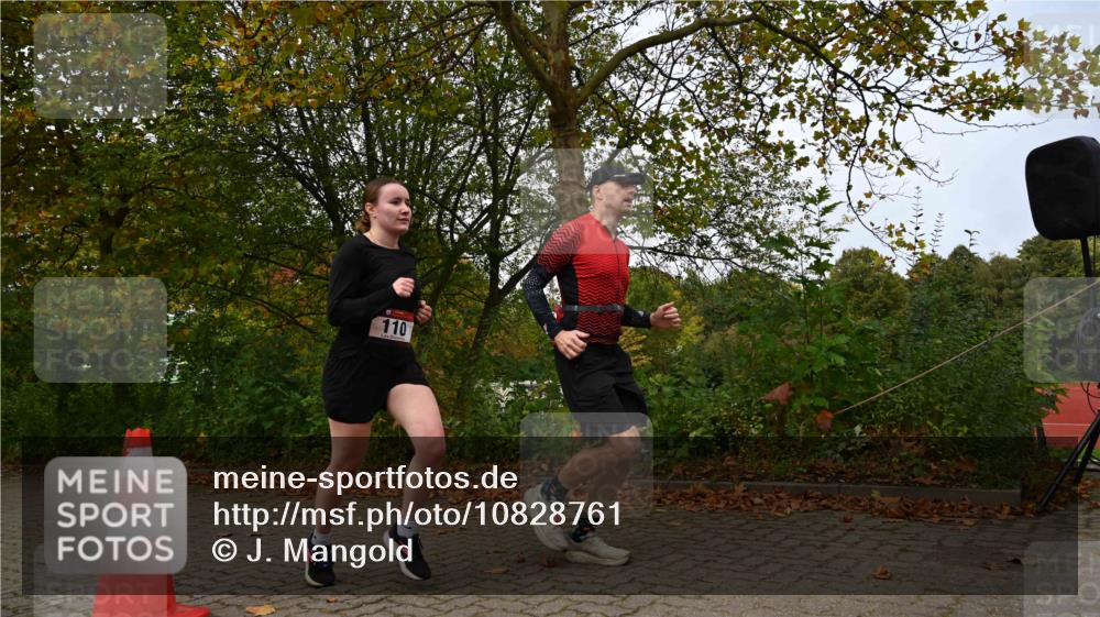 11.10.2026 - Bramfelder Halbmarathon 2026 J. Mangold http://msf.ph/oto/10828761 11.10.2026 10:58:21 Laufen 110, 191, 455, 614, 801 meine-sportfotos.de