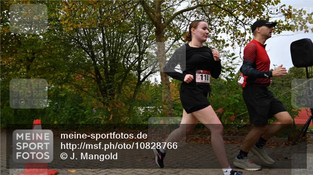 11.10.2026 - Bramfelder Halbmarathon 2026 J. Mangold http://msf.ph/oto/10828766 11.10.2026 10:58:21 Laufen 110, 191, 455, 614, 801 meine-sportfotos.de