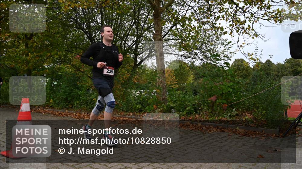 11.10.2026 - Bramfelder Halbmarathon 2026 J. Mangold http://msf.ph/oto/10828850 11.10.2026 10:59:38 Laufen 239, 799 meine-sportfotos.de