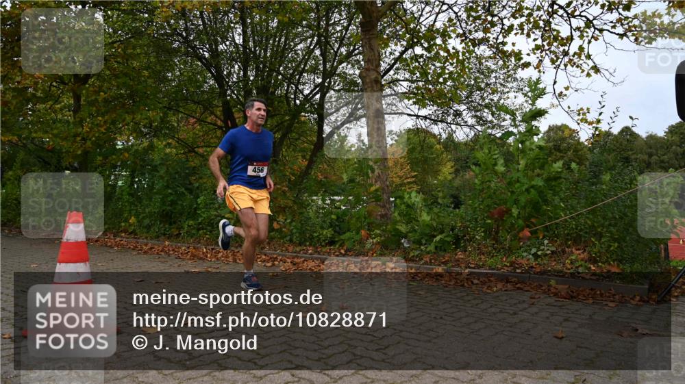 11.10.2026 - Bramfelder Halbmarathon 2026 J. Mangold http://msf.ph/oto/10828871 11.10.2026 10:59:53 Laufen 390, 456 meine-sportfotos.de