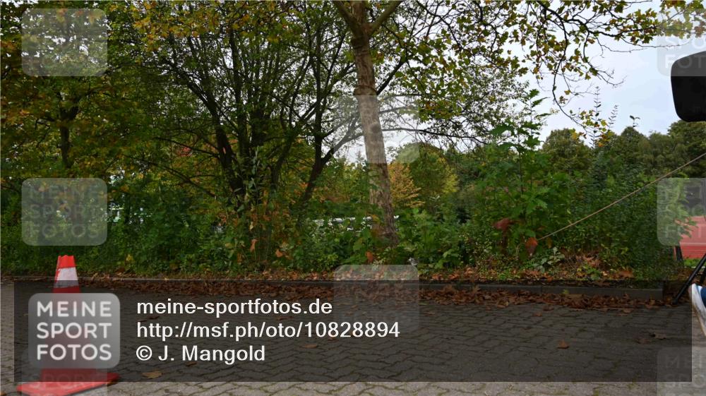 11.10.2026 - Bramfelder Halbmarathon 2026 J. Mangold http://msf.ph/oto/10828894 11.10.2026 10:59:57 Laufen 390, 456 meine-sportfotos.de
