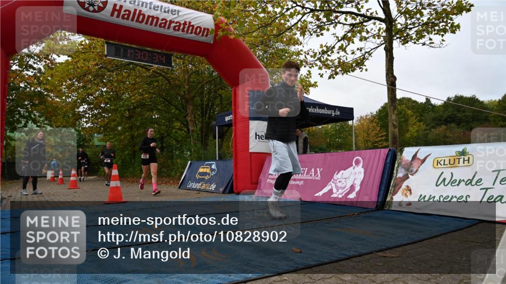 11.10.2026 - Bramfelder Halbmarathon 2026 J. Mangold http://msf.ph/oto/10828902 11.10.2026 11:00:32 Laufen 62, 432, 452, 605, 738 meine-sportfotos.de