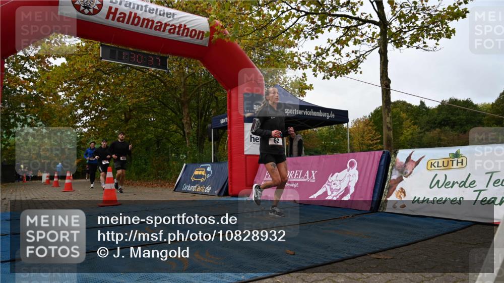 11.10.2026 - Bramfelder Halbmarathon 2026 J. Mangold http://msf.ph/oto/10828932 11.10.2026 11:00:36 Laufen 62, 432, 452, 567, 605, 738 meine-sportfotos.de