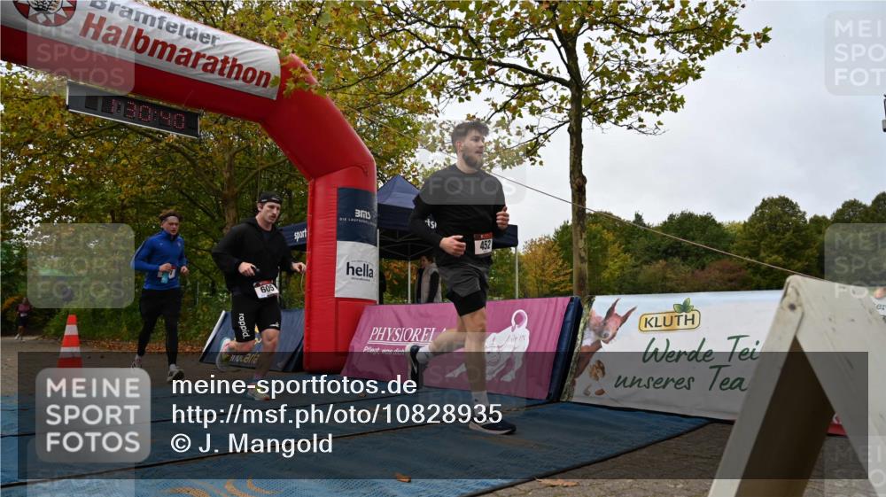 11.10.2026 - Bramfelder Halbmarathon 2026 J. Mangold http://msf.ph/oto/10828935 11.10.2026 11:00:38 Laufen 62, 374, 452, 567, 605 meine-sportfotos.de