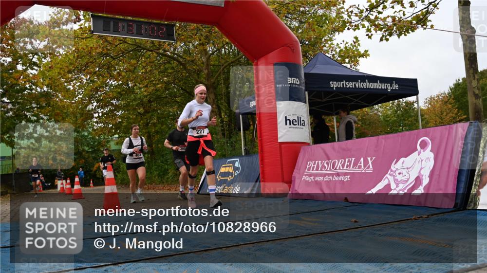 11.10.2026 - Bramfelder Halbmarathon 2026 J. Mangold http://msf.ph/oto/10828966 11.10.2026 11:01:01 Laufen 227, 300, 329, 385, 463, 714 meine-sportfotos.de