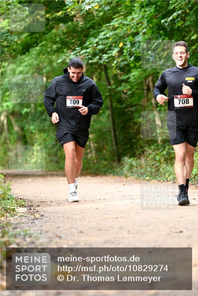 11.10.2026 - Bramfelder Halbmarathon 2026 Dr. Thomas Lammeyer http://msf.ph/oto/10829274 11.10.2026 11:09:16 Laufen 709, 708 meine-sportfotos.de